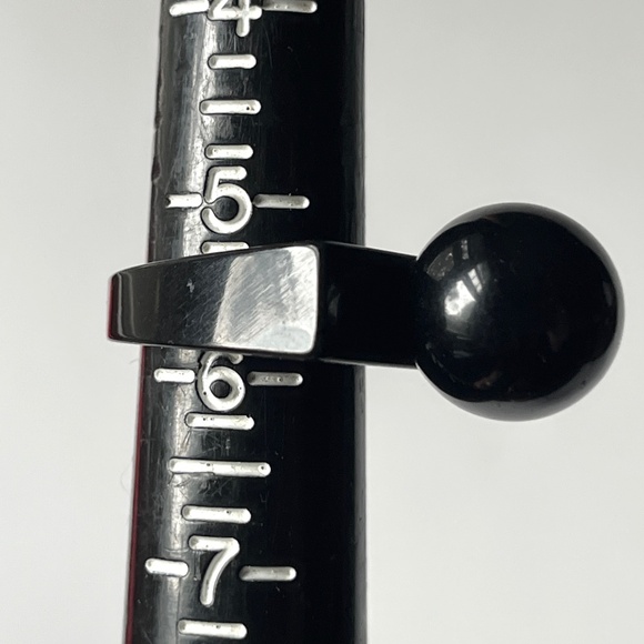 Vintage Size 5.5 Lucite Ring Chunky Ball Top Black Statement Unisex - Picture 9 of 10